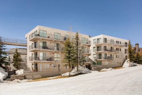 Updated 1 Br - Ski-in/Ski-Out Access 1 Bedroom Condo - No Cleaning Fee! by RedAwning