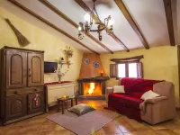 Reul Alto Cortijos Rurales Hotels in Laroya
