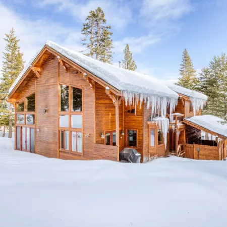Bear Meadows Lodge - Hot Tub - Tahoe Donner 6 Bedroom Home by RedAwning