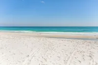 Pensacola Beach Vacation Rental w/ Private Balcony - Strand