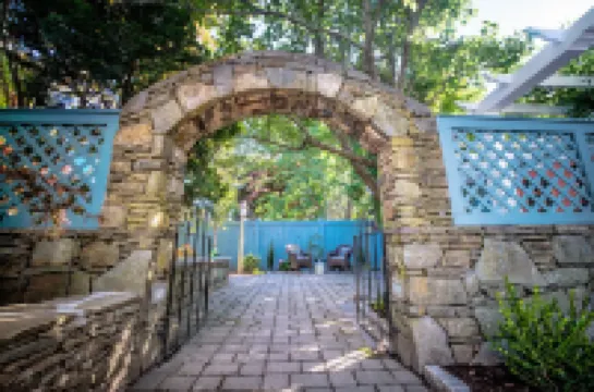 Town & Tide Inn のホテル