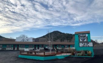 Raton Pass Motor Inn