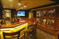 The Orkney Hotel - С баром