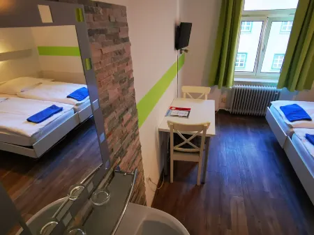 City Hostel Отели рядом с достопримечательностью «Университет Аугсбурга»