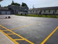 Fox Motor Inn - parking