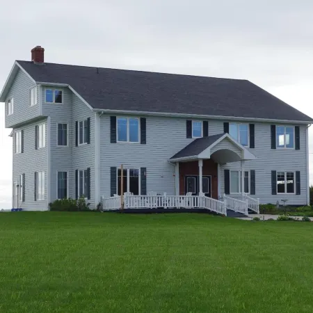 Johnson Shore Inn