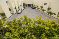 Hotel Emperador Centro Guadalajara y Remodelado - parking