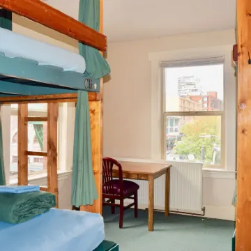 Green Tortoise Hostel Seattle Hotels near Space Needle