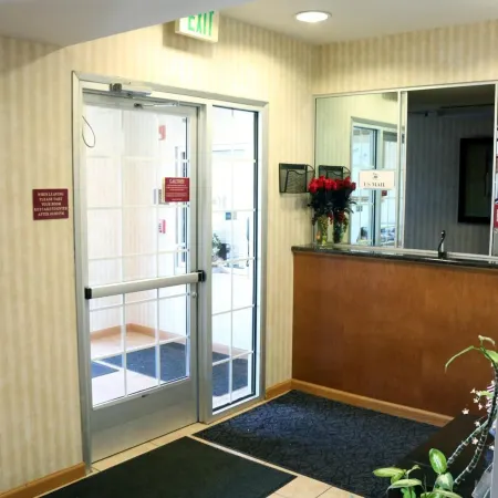 Hometown Inn & Suites