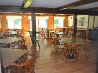 Big Bears Lodge Hotels in Dover