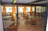 Big Bears Lodge Hotels in West Dover