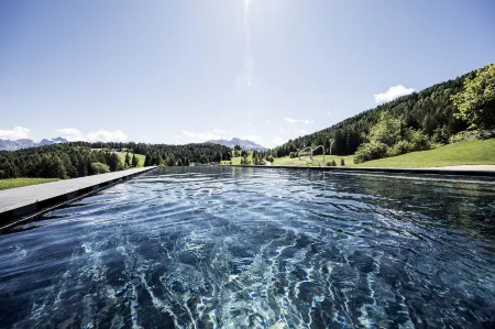 Green Luxury Hotel Pfösl Отели в г. Нова-Поненте