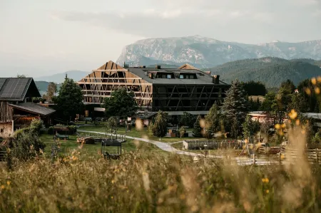 Green Luxury Hotel Pfösl Отели в г. Нова-Поненте