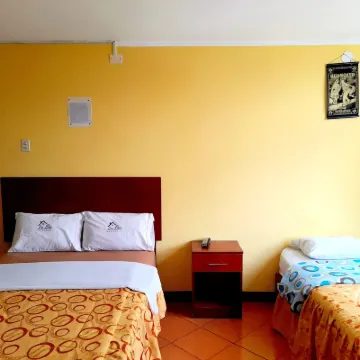 Hospedaje Las Lilas Hotels near Parque de la Identidad Huanca