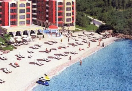 New luxury apartment directly on the private sandy beach in 4 star aparthotel