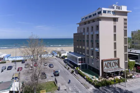 Hotel Adlon - Fronte Mare