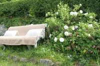 "La Chaumière de Nanou", with large garden and close to the sea.