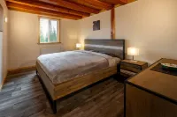Red Cariboo Resort - 2-Star