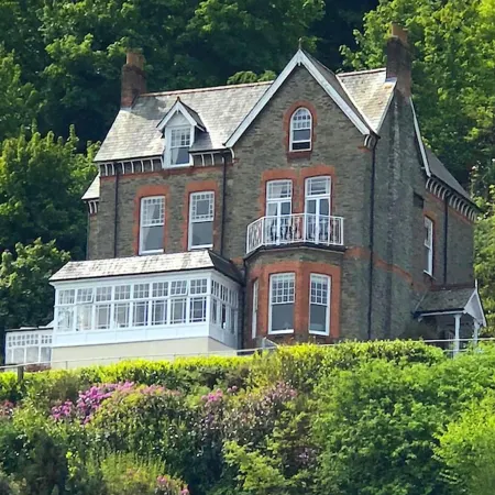 Highcliffe House