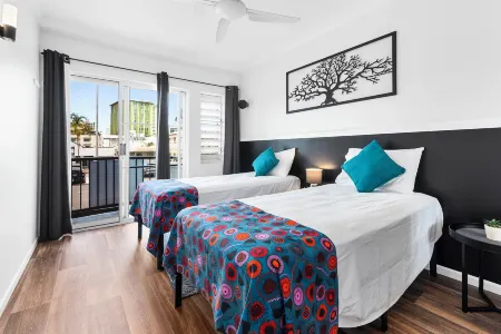 Villa Vaucluse Apartments Отели рядом с достопримечательностью «Кэрнс Эспланаде Лагун»