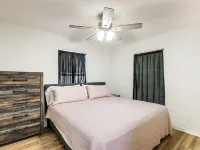 Williston Home w/ Yard: 6 Mi to Devils Den Spring Hotels in Levy County