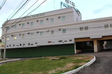 Hotel Palmeiras Ltda Отели рядом с достопримечательностью «Praça Beira Mar»