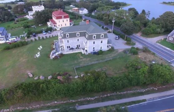 佩恩港口景觀旅館