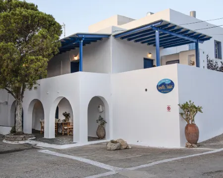 Kanellis Studios Hotels in Kythira