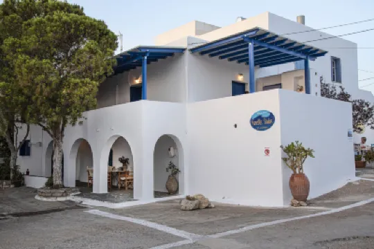 Kanellis Studios Hotels near Kaladi Beach