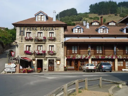 Hosteria Peña Sagra Hotels in Lon