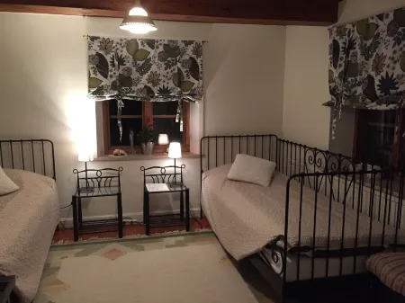 Björkåsa Gård Bed & Box Отели в г. Loddekopinge