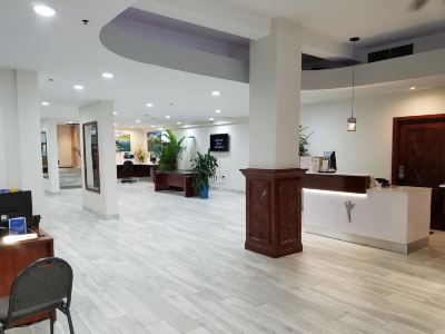 フロントデスク インペリアル ハワイ リゾート アット ワイキキの写真