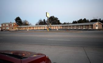 Budget Host Inn Iron Mountain