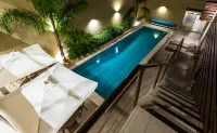 Gran Hotel Flores - Pools