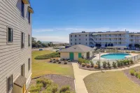 Emerald Isle Vacation Rental w/ Resort Pool! - Balkoner