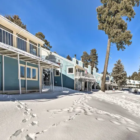 Bright Cloudcroft Condo w/ Game Room + Deck!