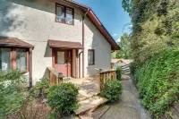 Spacious Rustic Helen Abode ~ 1/2 Mi from Tubing! - 3-Star