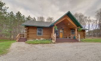 Rustic Tustin Cabin on 7 Acres w/ Fire Pit & Porch