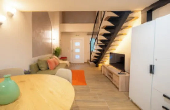 Vayas Residences - Agora