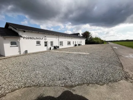 Vestbjerg Apartments Отели в г. Tylstrup