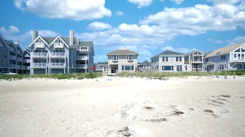 Beach Access and Cozy Comfort - Charming Coastal Retreat