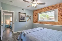 Private Dock - Waterfront Lake Brownwood Gem! - parking