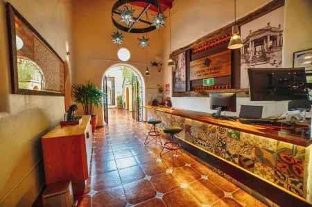 Hotel Casa Tequis San Luis Potosi Отели рядом с достопримечательностью «CASA M»