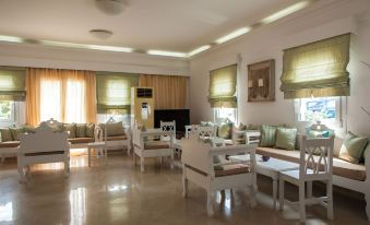 Daedalus Hotel