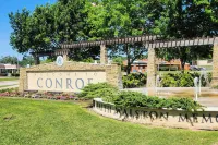 Backyard, Deck & Fire Pit: Conroe Getaway