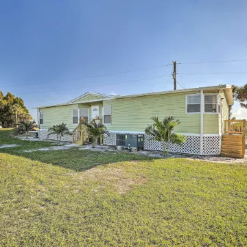 Pet-Friendly Home 10 Mi to Lake Okeechobee!