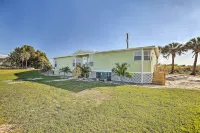 Pet-Friendly Home 10 Mi to Lake Okeechobee!