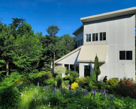 Architect-Designed Modern Home Near Hunter Mountain 亨特酒店