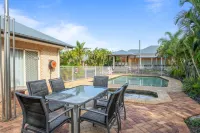 Coopers Colonial Motel Hotels in Darra