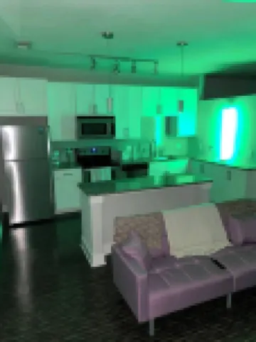 Cozy 1 bedroom with courtyard pool view